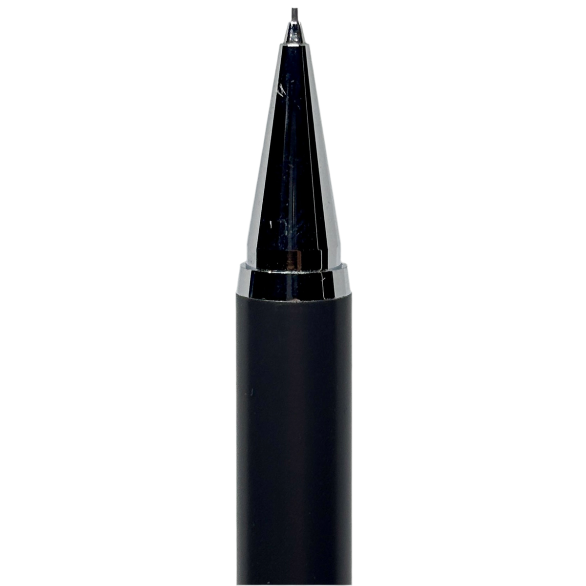 Pilot Clutch Point kalemin krom konik ucu ve çıkan 0.5 mm min, önden makro çekim