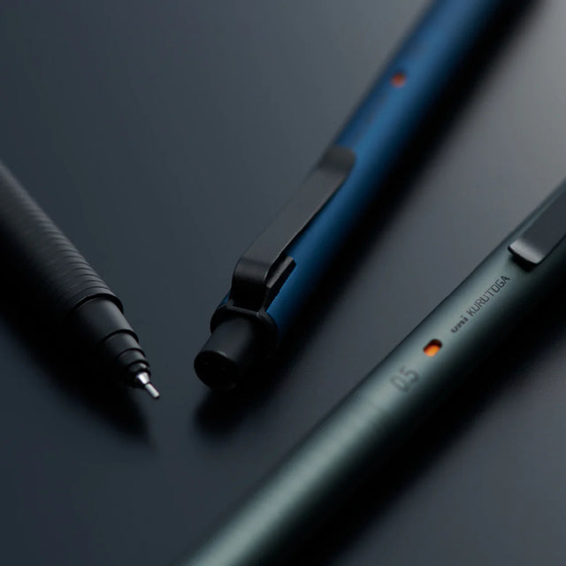 Uni Kuru Toga Metal Versatil Kalem Phantom Gray 0.5 mm