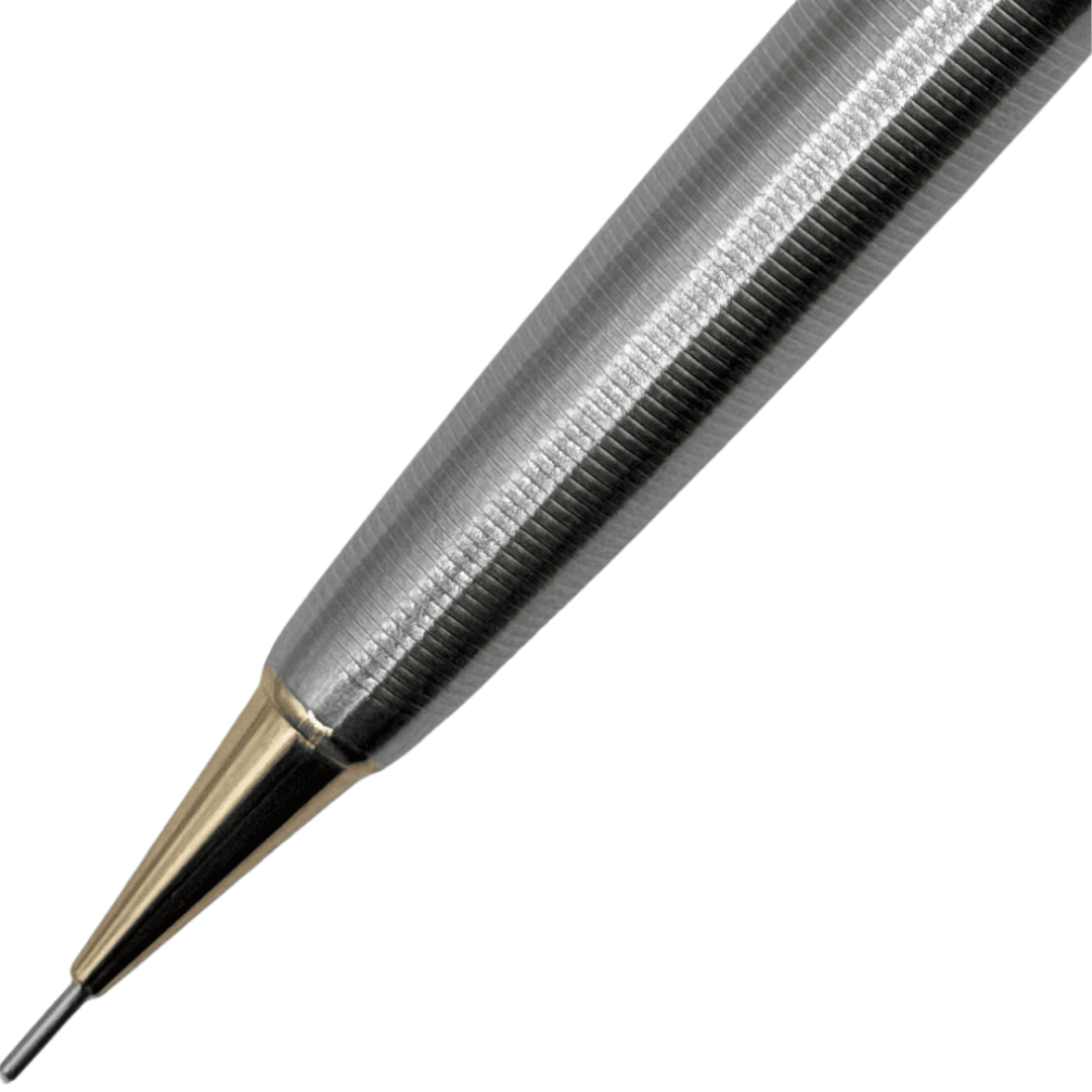 Uchida Drawing Sharp D tırtıllı metal kavrama ve altın rengi konik uç yakın çekim