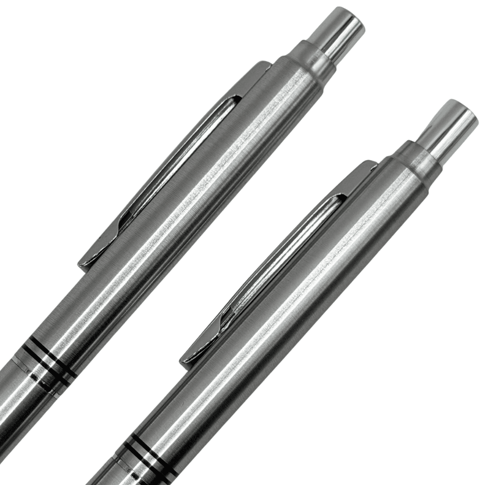 Pilot Vintage setin iki kaleminin klips ve krom tıklama başlığı detayı