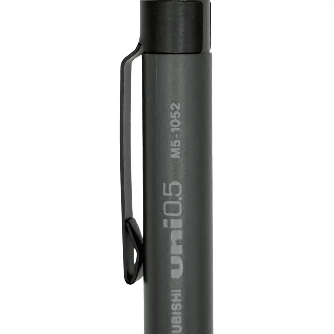 Uni M5-1052 gövdesindeki uni 0.5 ve M5-1052 baskısı ile ince siyah klips detayı