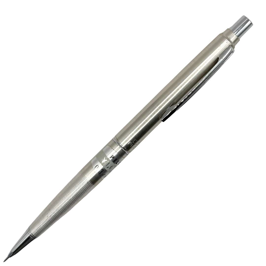 Pilot vintage metal versatil kalem gümüş gövde, tam boy açılı görünüm, 0.3 mm
