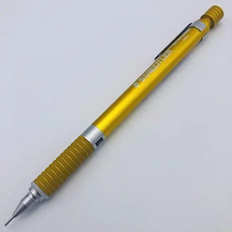 Staedtler 925-35 versatil kalem 0.5 mm sarı, metalik sarı gövde ve yivli kavrama, yatay görünüm