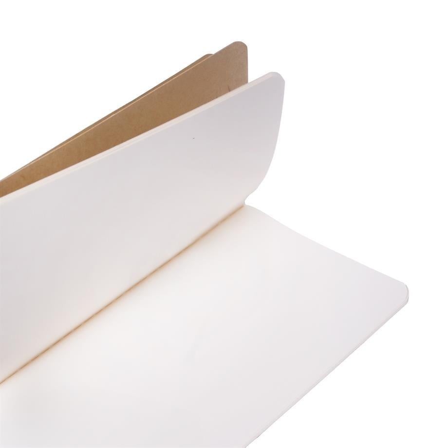 Weil am Rhein Notepad açık hâlde, kraft kapak ve çizgisiz krem yaprakların kenar detayı