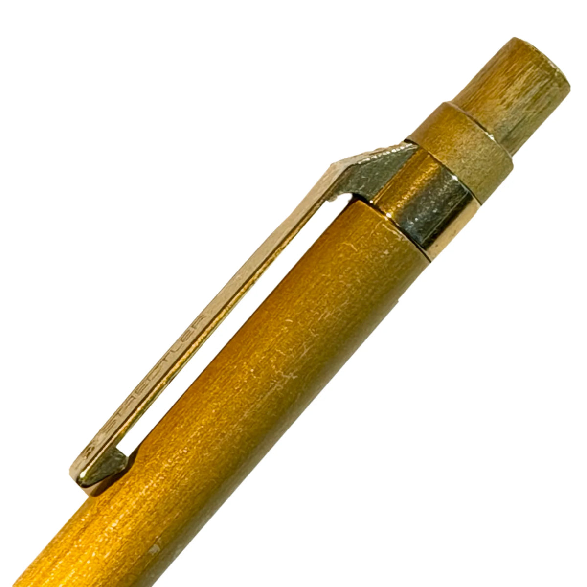 Staedtler Micromatic 777 Gold, klips ve tepe parçası yakın plan