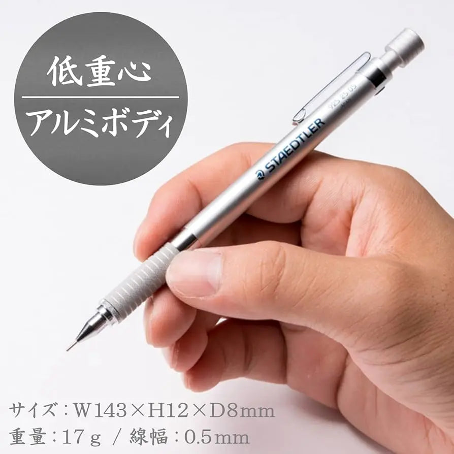 Staedtler 925 25-05 kalemi elde tutuluyor, Japonca alçak ağırlık merkezi ve 17 g ölçü bilgileri