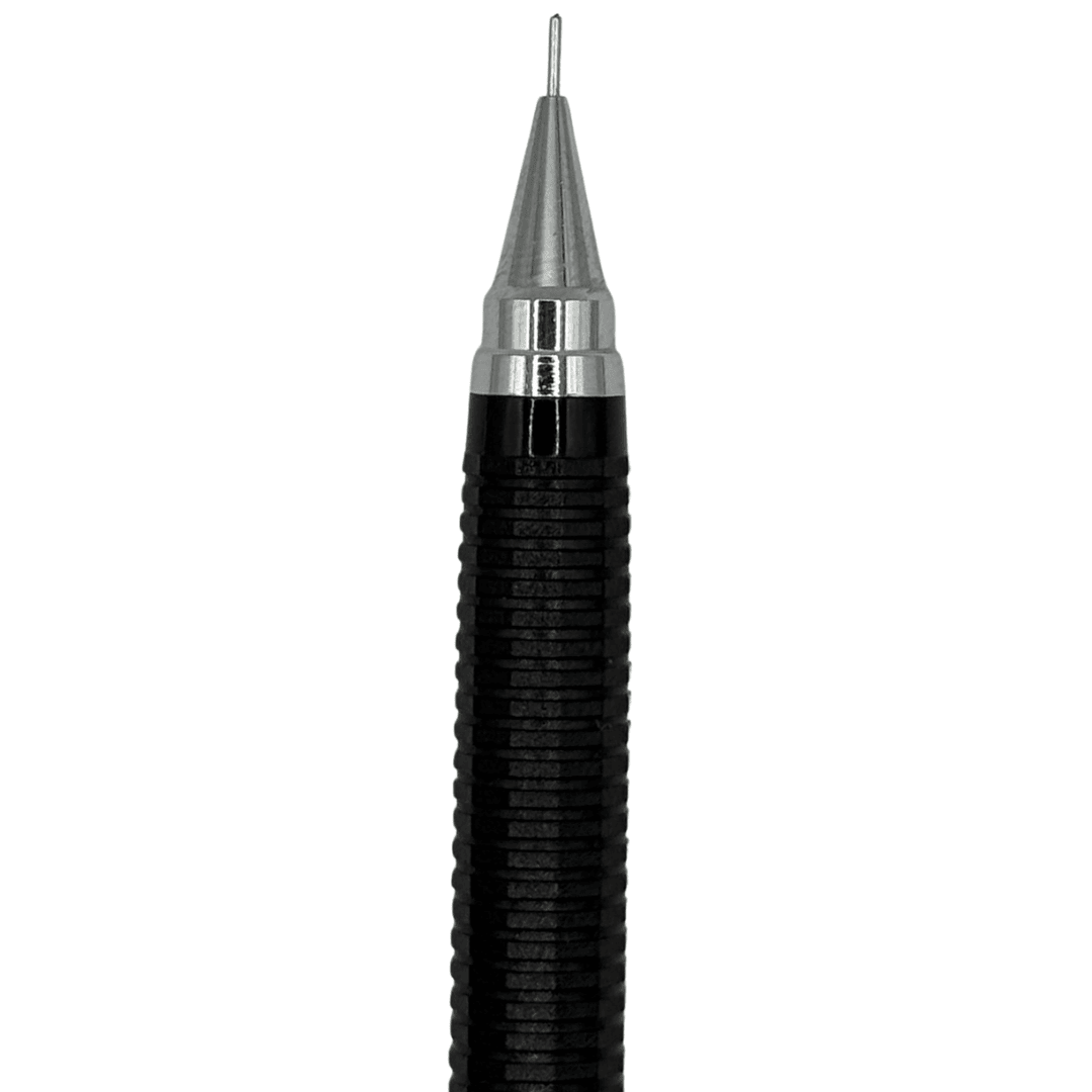 Tombow LZ krom uç konisi ve siyah tırtıklı kavraması makro çekim, ince min ucu görünür