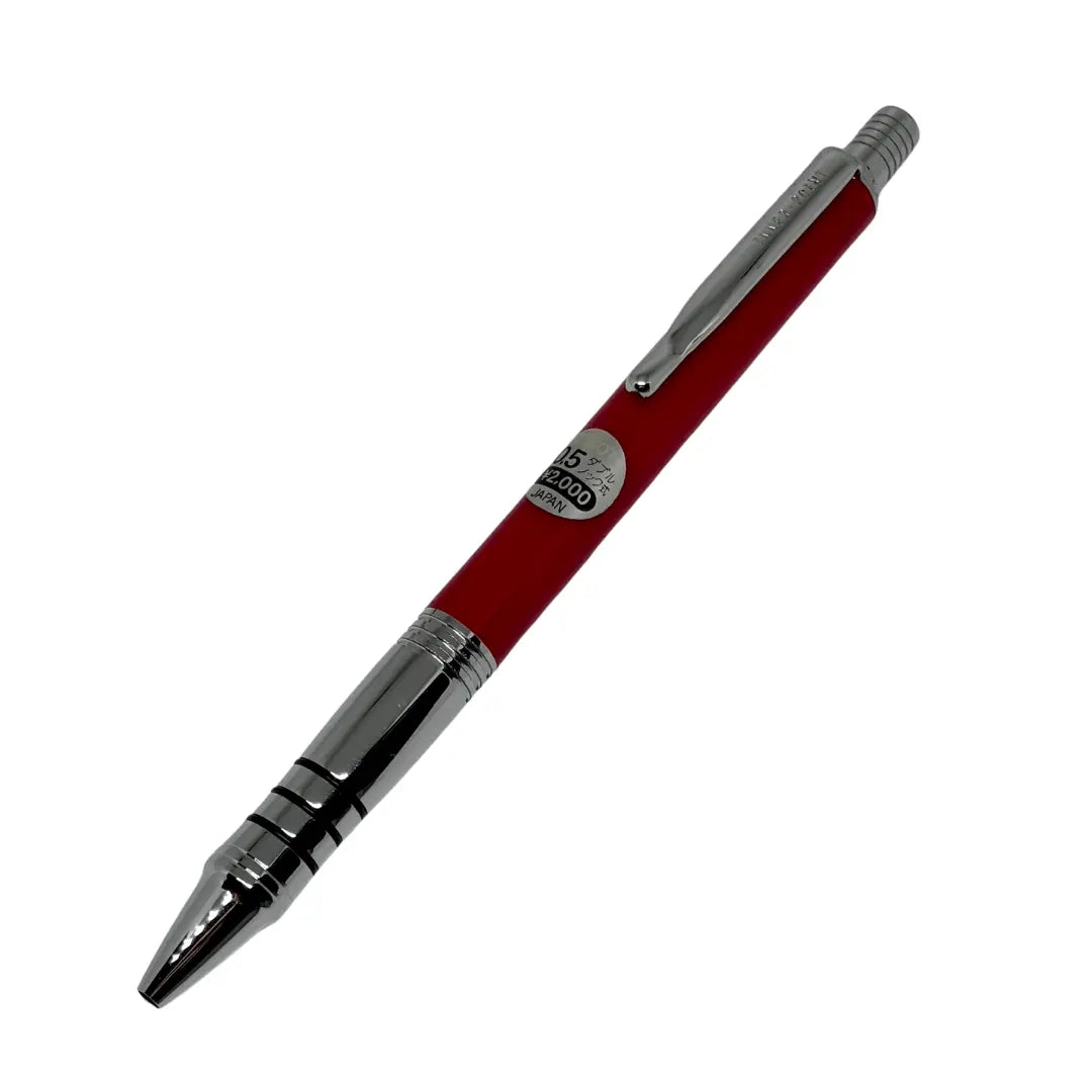 Pilot Inner Point Vintage koyu kırmızı gövde ve krom uç bölümü, çapraz tam boy görünüm, 0.5 mm