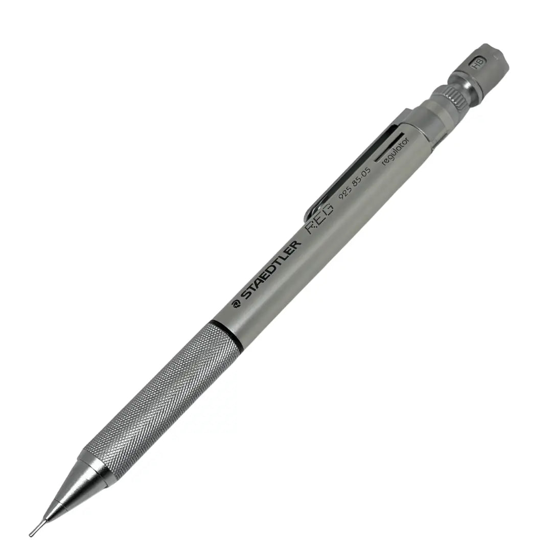 Staedtler REG Vintage versatil kalem gri gövde, tırtıklı metal kavrama ve 925 85-05 yazısı, tam boy, 0.5 mm