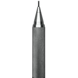 Staedtler REG kalemin elmas desenli metal kavrama bölümü ve koni ucu yakın çekim