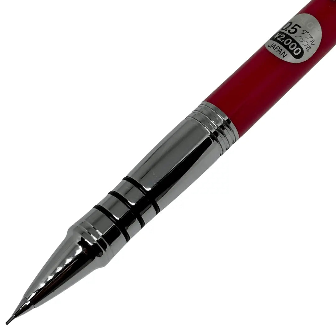 Pilot Inner Point Vintage kalemin krom konik ucu ve halkalı bilezik bölümü yakın çekim