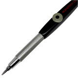 Tombow Monotech 500 kalemin 4H ile B arası sertlik ayar kadranı ve tırtıklı kavrama bölümü yakın çekim