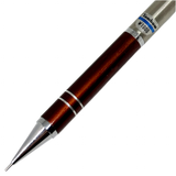 Tombow Exta kalemin bordo gövdesi, ikili krom bilezikler ve orijinal 1000 yen etiketi yakın çekim