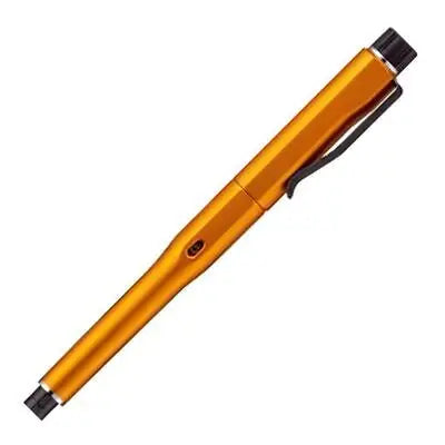 Uni Kuru Toga Dive versatil kalem turuncu gövde, kapak takılı halde yandan tam boy, 0.5 mm
