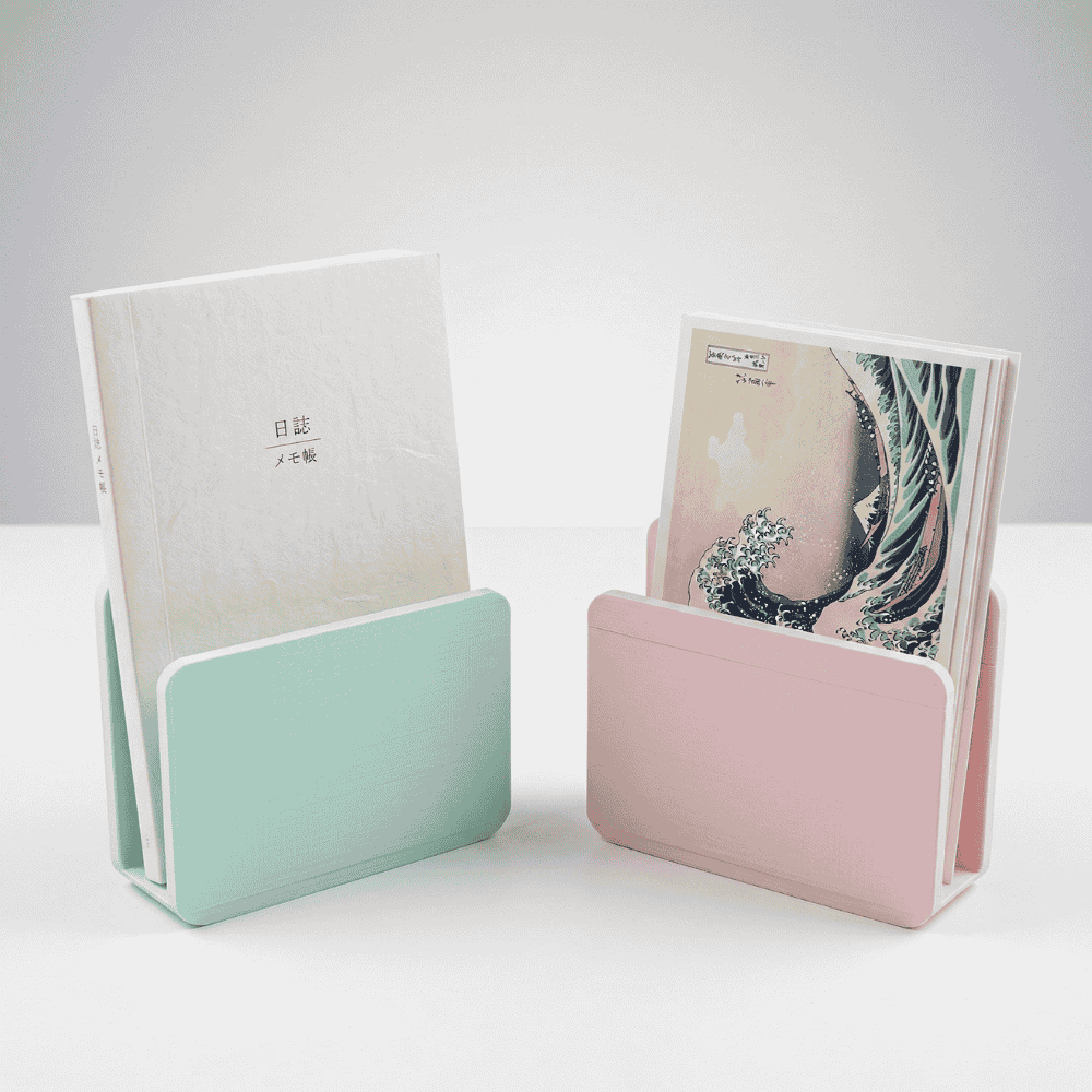 Kalemsy Tana masaüstü dosya ve defter tutucu stand, pastel yeşil ve pastel pembe iki adet defterlerle dolu