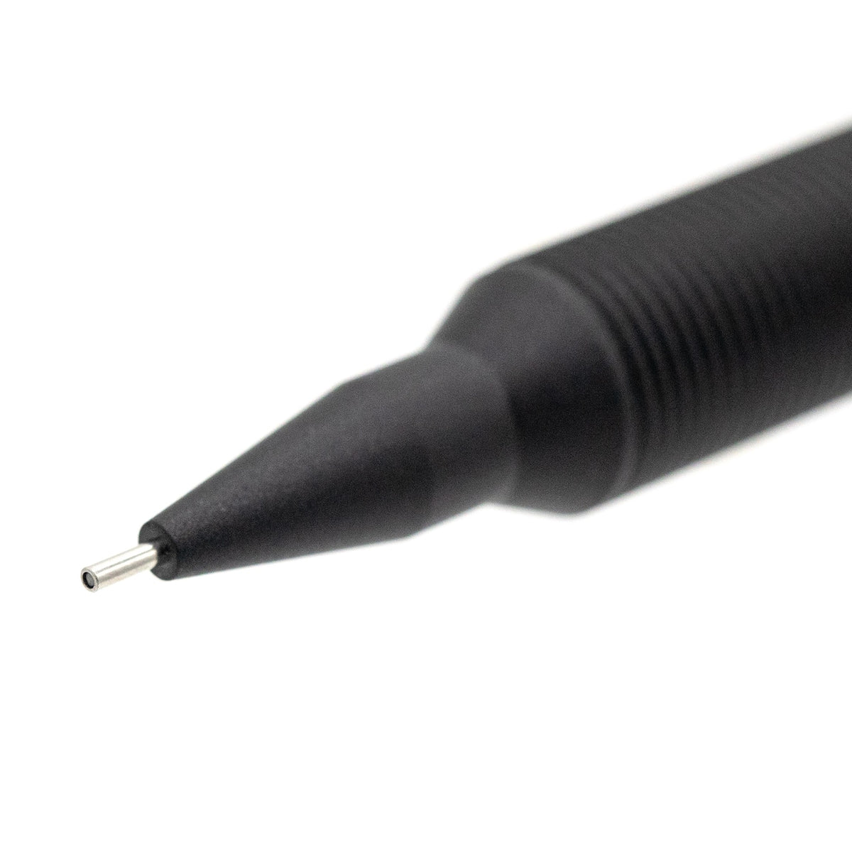 Luddite EVERDRAW siyah yivli kavrama ve boru uç makro çekim, 0.5 mm metal boru