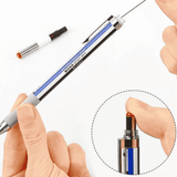 Tombow Mono Graph Zero elde tutulurken ince silgisinin çıkarılıp yenilenmesini gösteren kare