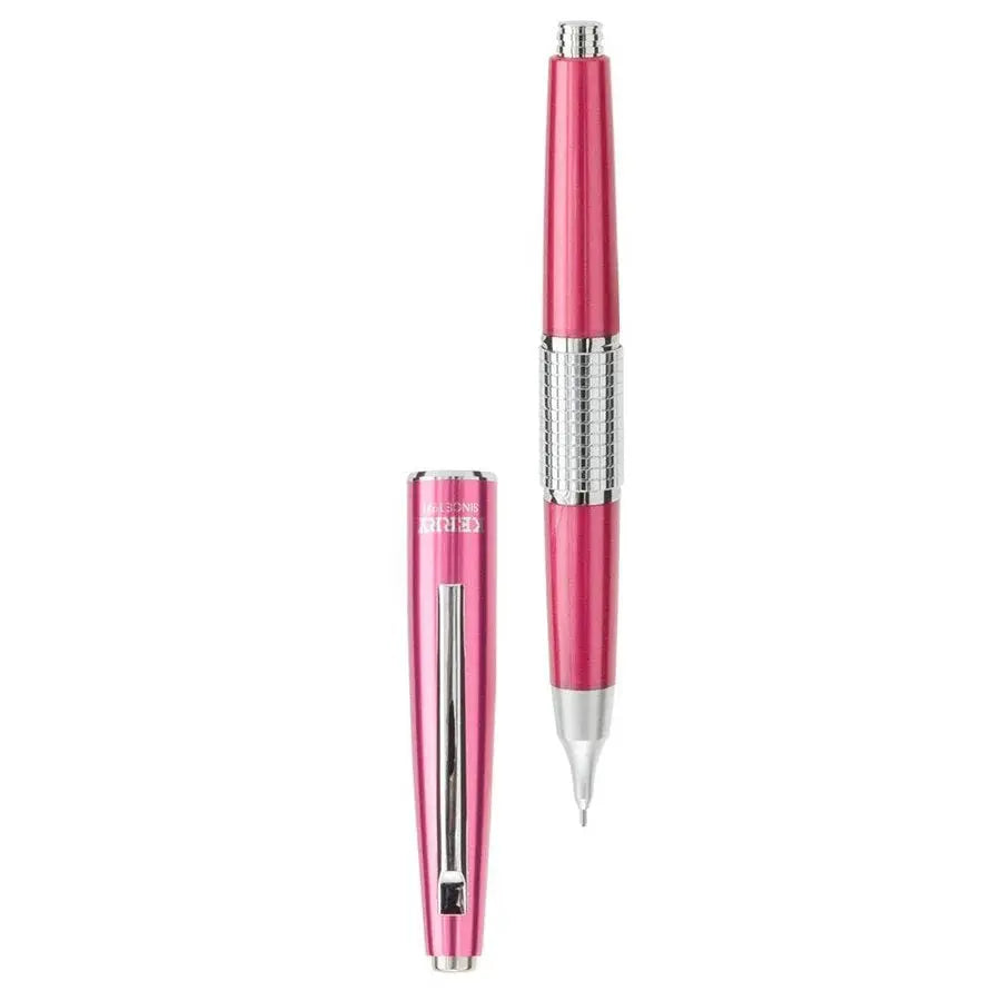 Pentel Kerry pembe kalem kapağı çıkarılmış, gövde ve krom koni ucu ayrı ayrı görünüyor, 0.5 mm