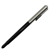 Pentel P1135 vintage versatil kalem siyah gövde ve mat metal üst kısım, kapalı tam boy görünüm
