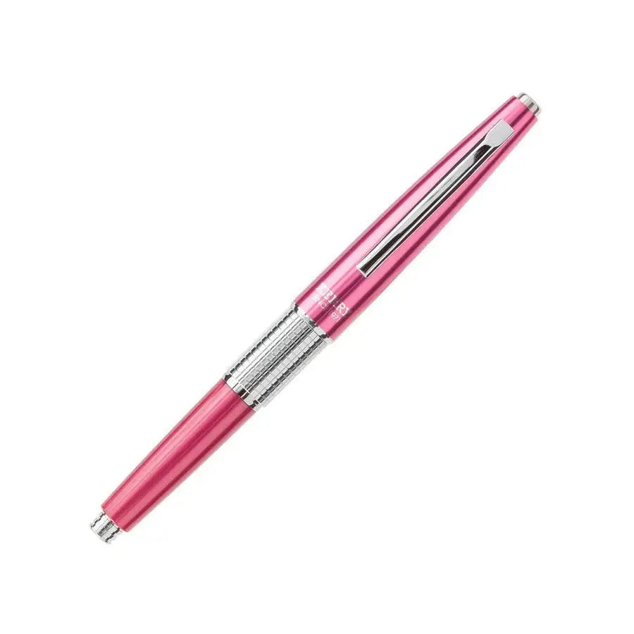 Pentel Kerry versatil kalem pembe gövde, kapağı kapalı tam boy, tırtıklı gümüş bilezik, 0.5 mm
