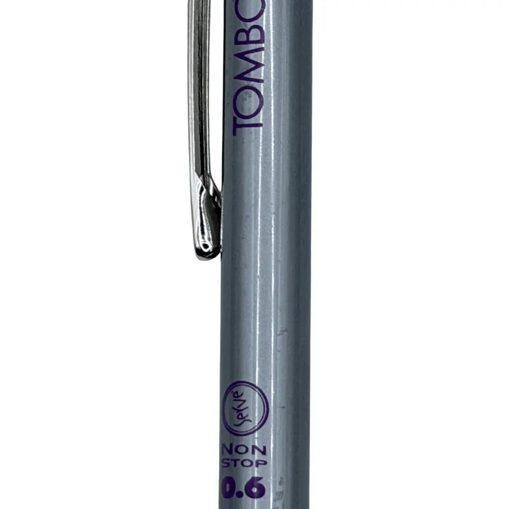 Tombow Non Stop kalemin klipsi ve gövdedeki mor TOMBOW, Non Stop 0.6 baskısı