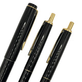 Pilot Vintage Kalem Seti üç kalemin üst kısmı, altın klipsler ve tıklama başlıkları yakın çekim