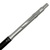 Tombow SH-1000 LP kalemin çelik üst gövdesi, klips ve gövde baskısı, eğik yakın çekim
