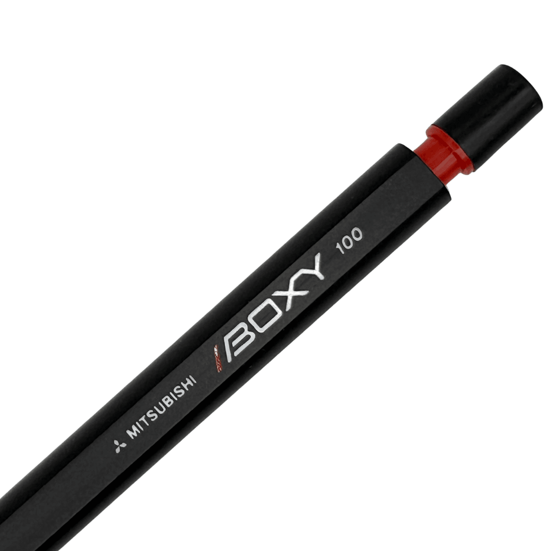 Uni Boxy Stick gövdesinde Mitsubishi BOXY 100 baskısı ve kırmızı halkalı başlık