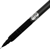 Uni M5-1052 kalemin tırtıklı metal kavrama bölümü ve Japonca fiyat etiketi yakın çekim