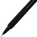 Uni M5-1052 kalemin tırtıklı siyah metal kavrama bölümü ve ince boru ucu yakın çekim