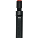 Uni M5-1052 kalemin kırmızı halkalı tıklama başlığı, dikey açıdan yakın çekim