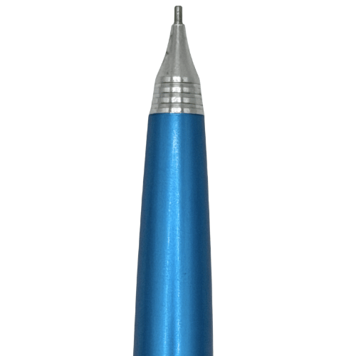 Pentel SG kalemin yivli krom koni ucu ve çıkan 0.5 mm ucu makro çekimde