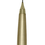 Pentel Excalibur'un altın rengi konik ucu ve dışarı çıkmış 0.5 mm mini, makro çekim
