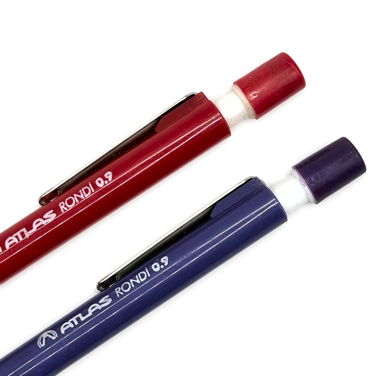 Atlas Rondi metal klips, RONDİ 0.9 yazısı ve üst kapak yakın plan