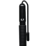 Rotring Altro kalemin arka başlığında 0.7 yazısı ve ince tel klips yakın çekimde