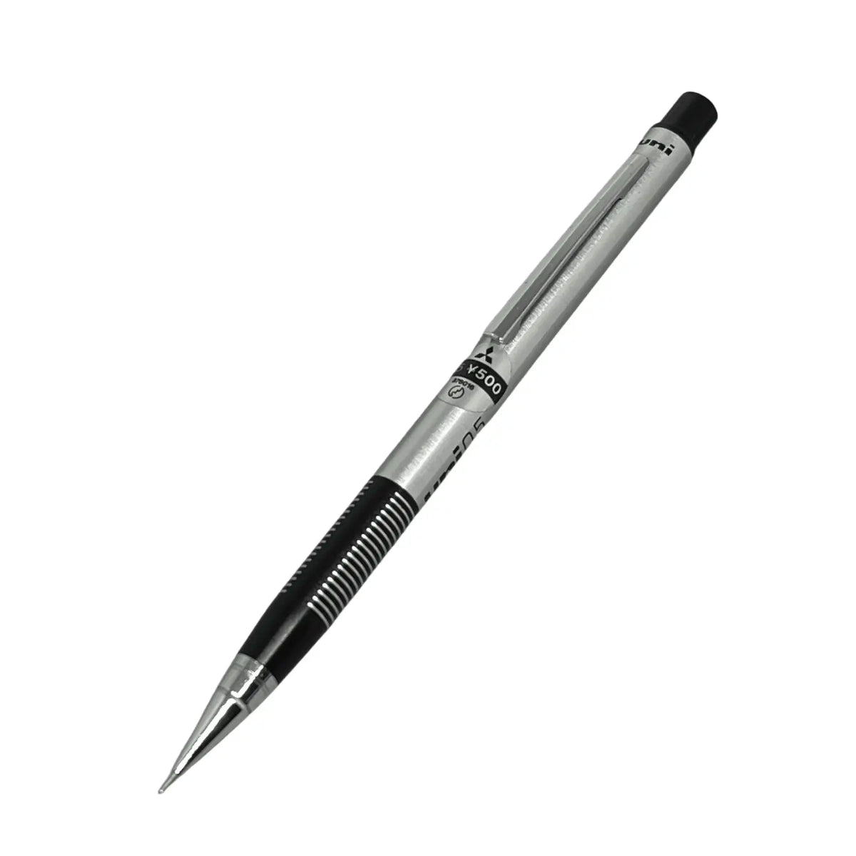 Uni Mitsubishi Vintage versatil kalem gümüş gövde, siyah yivli kavrama ve 500 yen etiketi, 0.5 mm
