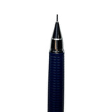 Pilot H-1085 kaleminin lacivert desenli kavraması ve krom uç konisi çok yakın çekim