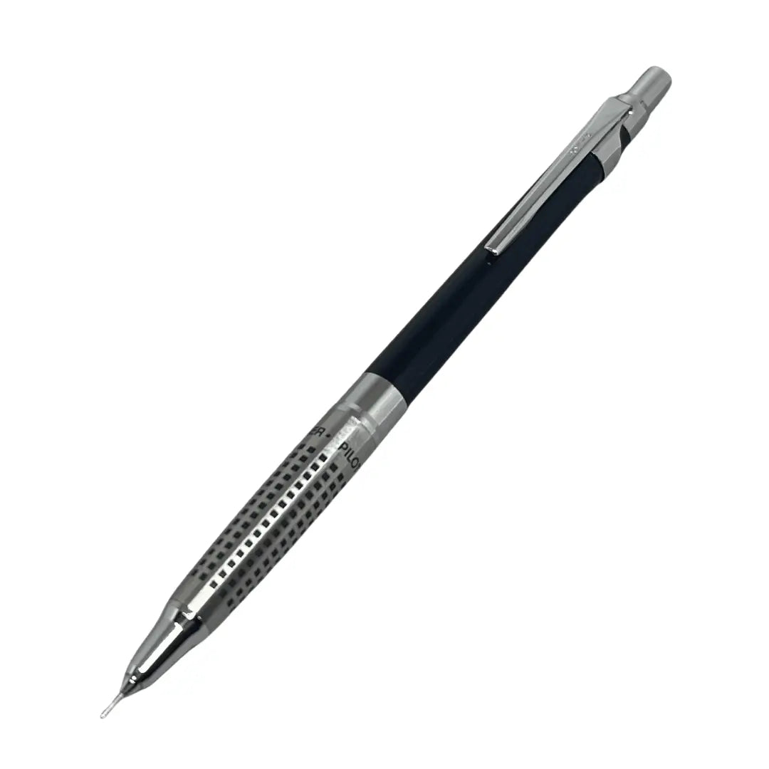Pilot H-2003 vintage versatil kalem, siyah gövde ve delikli metal kavrama, açılı tam boy, 0.3 mm