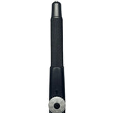 Tombow Monotech 500 kalemin tırtıklı siyah kavraması ve 2B'den 4H'ye uç sertliği kadranı yakın çekim