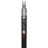 Ohto Promate kalemin tırtıklı metal başlığı ve klips bağlantısı yakın çekimde