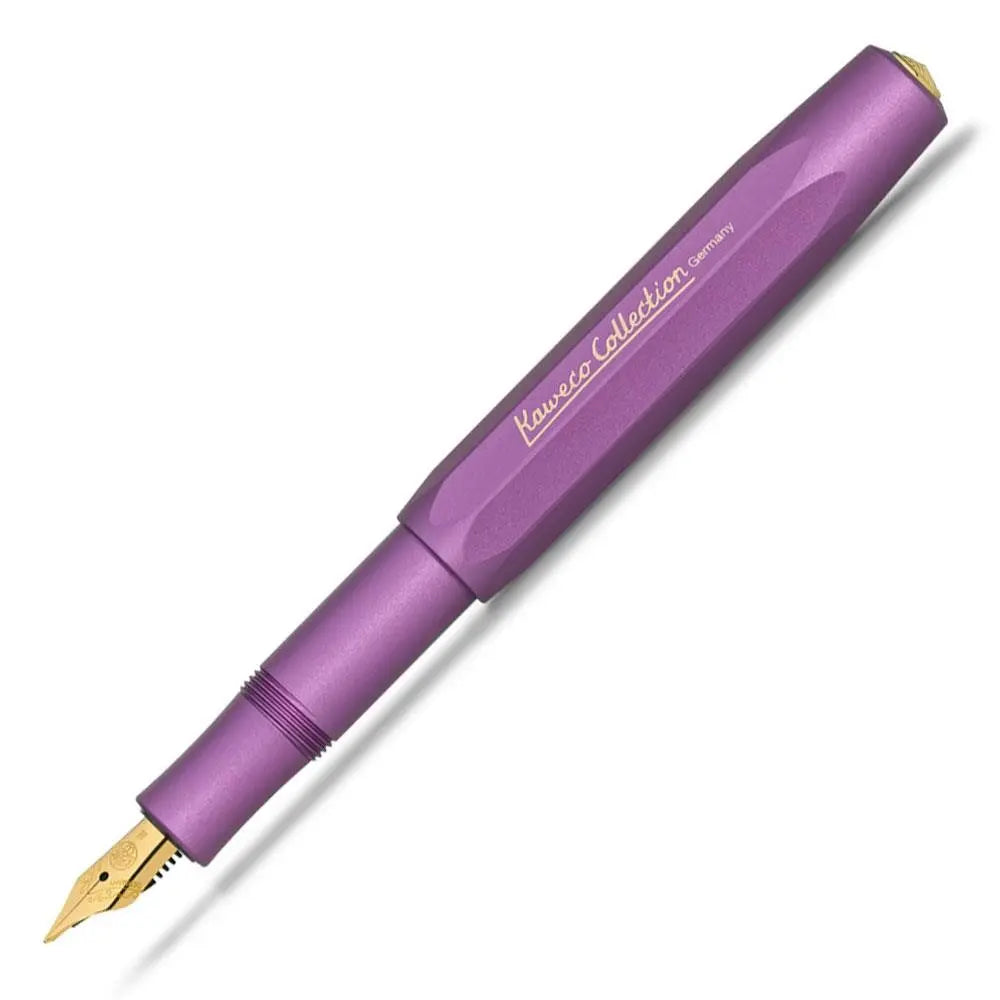 Kaweco Collection Vibrant Violet dolma kalem, sekizgen mor gövde ve altın rengi M uç, açık halde