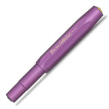 Kaweco Collection Vibrant Violet dolma kalem kapağı takılı halde, marka yazısı altın rengi