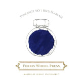 Ferris Wheel Press Tanzanite Sky renk kartı, çizilmiş şişe içinde lacivert mürekkep lekesi