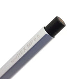 IWI ToolHex kalemin altıgen gümüş gövdesi, siyah başlığı ve toolHEX MP 0.5 kazıması yakın çekim