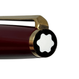 Montblanc 320 kapak tepesindeki siyah zeminli yıldız amblem ve altın klips ucu