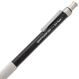 Pentel Graphgear 500 gövdesinde PG525 0.5 Pentel 7F baskısı, klips ve başlık