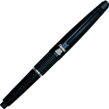 Pentel Kerry siyah kalemin gövdesindeki 2023 Limited Design yazısı ve tırtıklı bilezik yakın çekim
