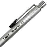 Pentel Technomatic üst gövdede Pentel ve PN3015 JAPAN yazısı, siyah uçlu tel klips yakın çekim