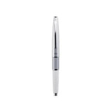 Pentel Kerry Craft Design kalem kapağı takılı halde tam boy, tırtıklı gümüş bilezik ve beyaz alt gövde