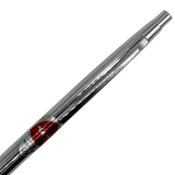 Pentel PS-1045 tıklama başlığı, klips ve kırmızı sertlik göstergesi penceresi yakın çekim
